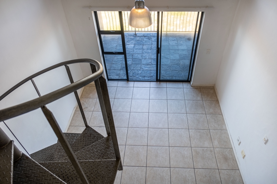 To Let 1 Bedroom Property for Rent in Muizenberg Western Cape